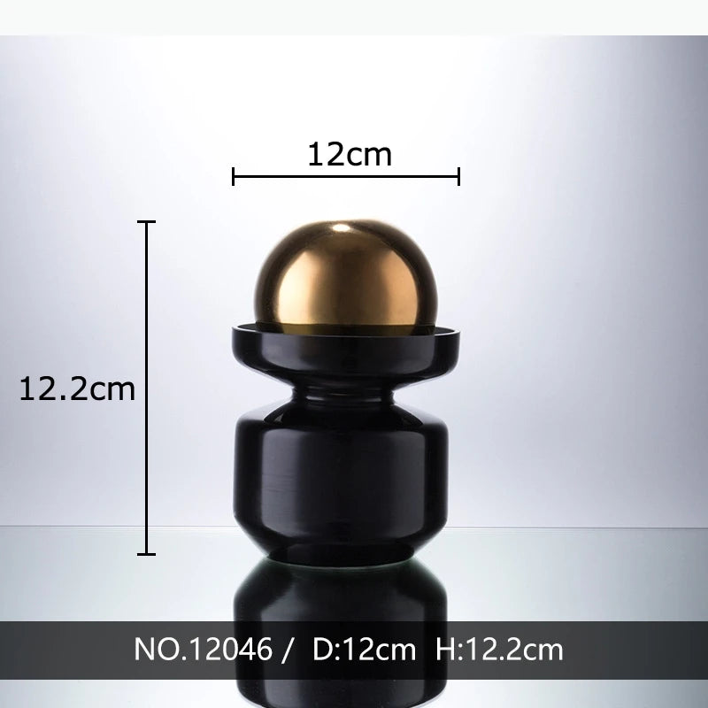 bouteille parfum contemporaine minimaliste noir doré lisse brillante vase décoration arrangement floral