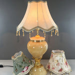 Abat-jour décoratif bleu pour lampe de chevet avec perles et motifs