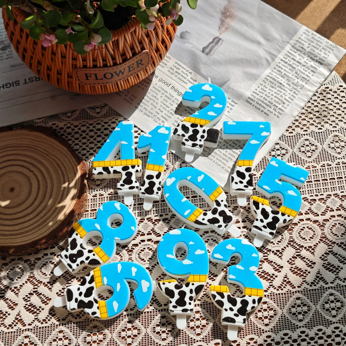 bougies anniversaire chiffres pois noirs blancs nuages bleus décoratives animaux adhésives table fête gâteau