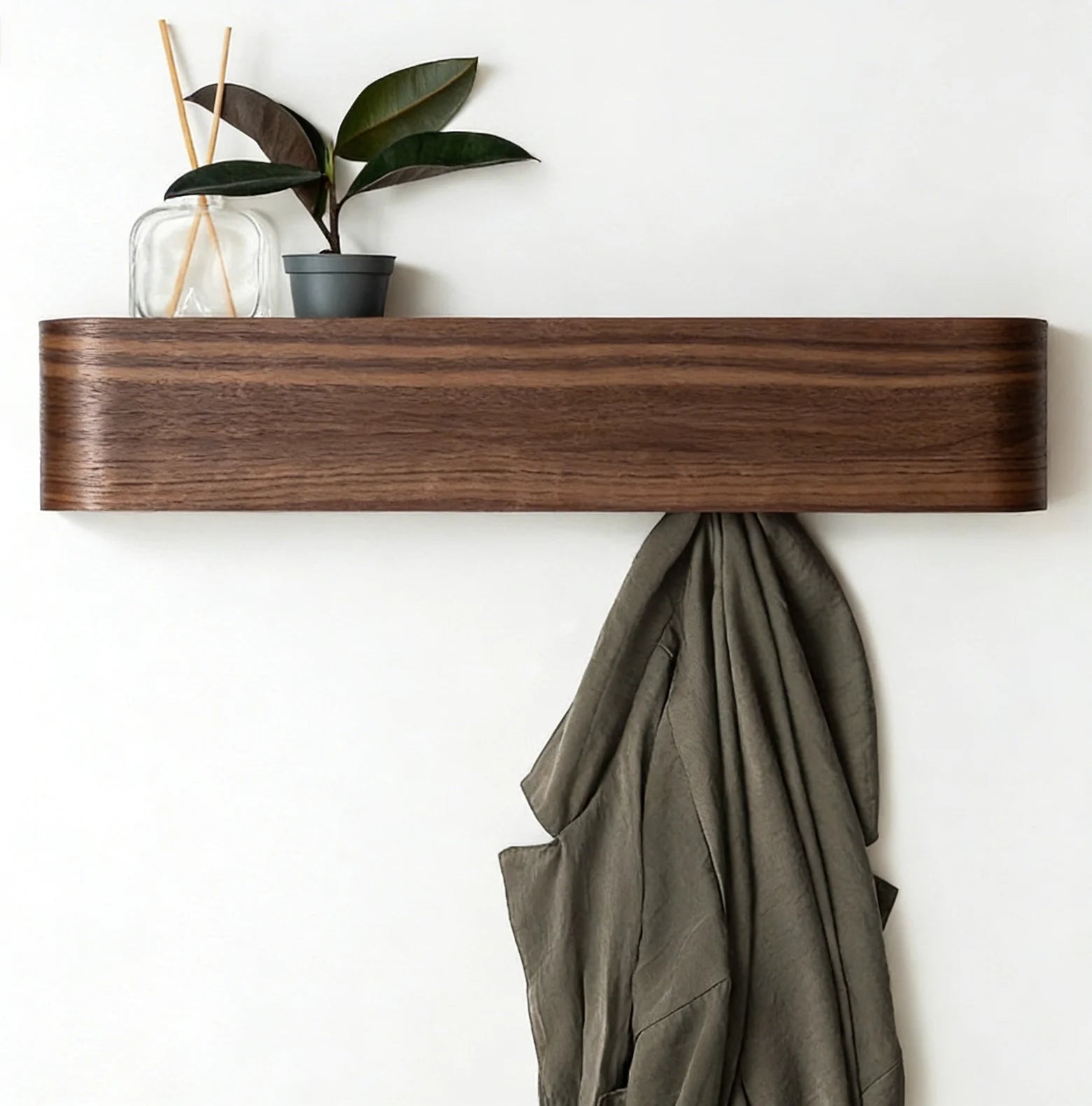 Porte-manteau mural moderne rouge avec étagère dissimulée pour entrée