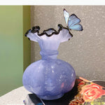 vase moderne transparent motifs floraux blanc rose bleu violet élégant décoration table arrangement floral