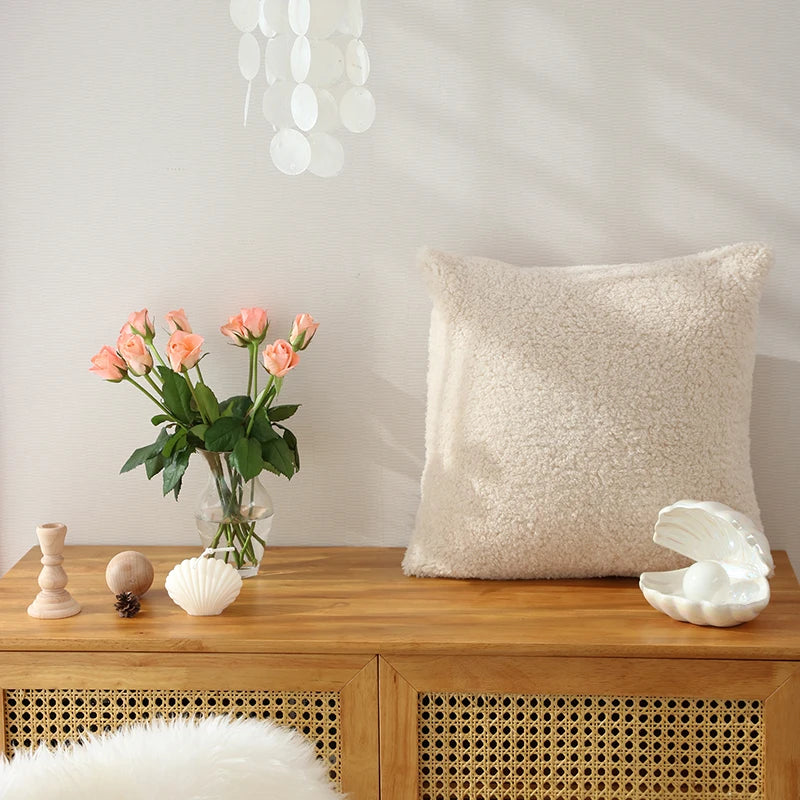 coussin carré moderne texture bouclée beige clair 45x45cm respectueux environnement fixations yeux