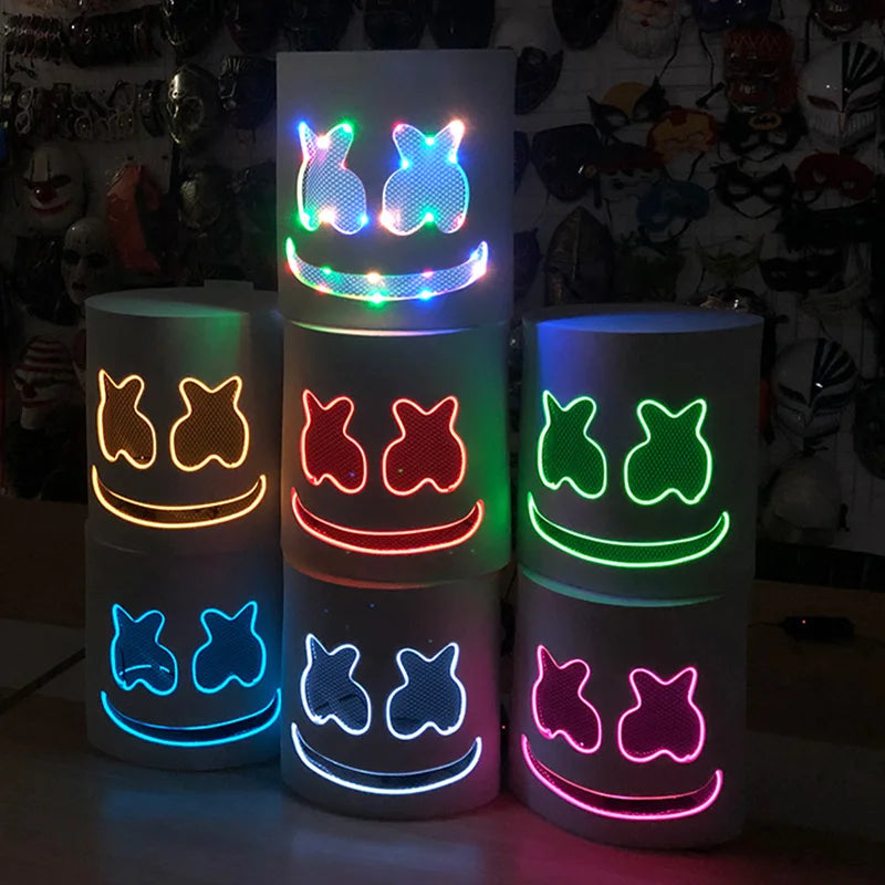 masque lumineux cosplay marshmello blanc noir souriant oreilles lapin texturé moderne câble électrique