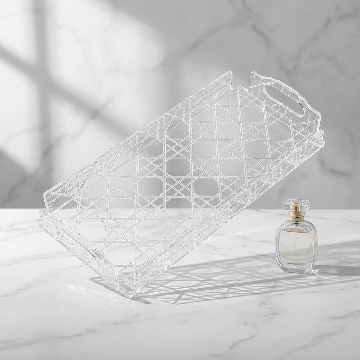 plateau transparent ajouré moderne décoration maison rangement articles divers losanges croisillons