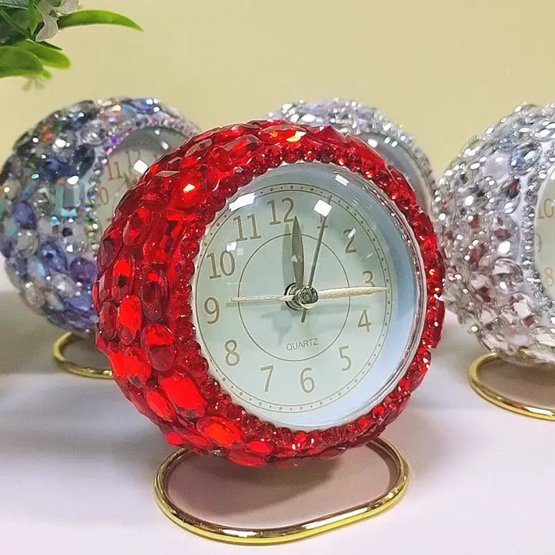 horloge décorative quartz strass transparente support métallique rouge violet argenté chambre salon