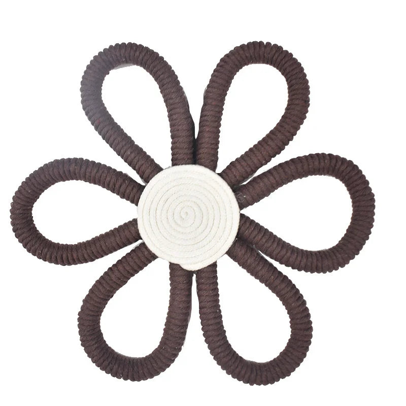 coasters tissus fleurs spirales moderne artisanal gris foncé marron clair beige rose pâle
