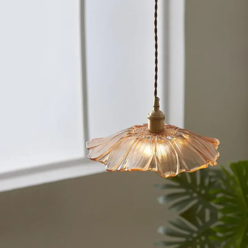 lampe suspendue moderne violet rose transparent feuilles ouvertes effet ondulé art déco chaîne métallique