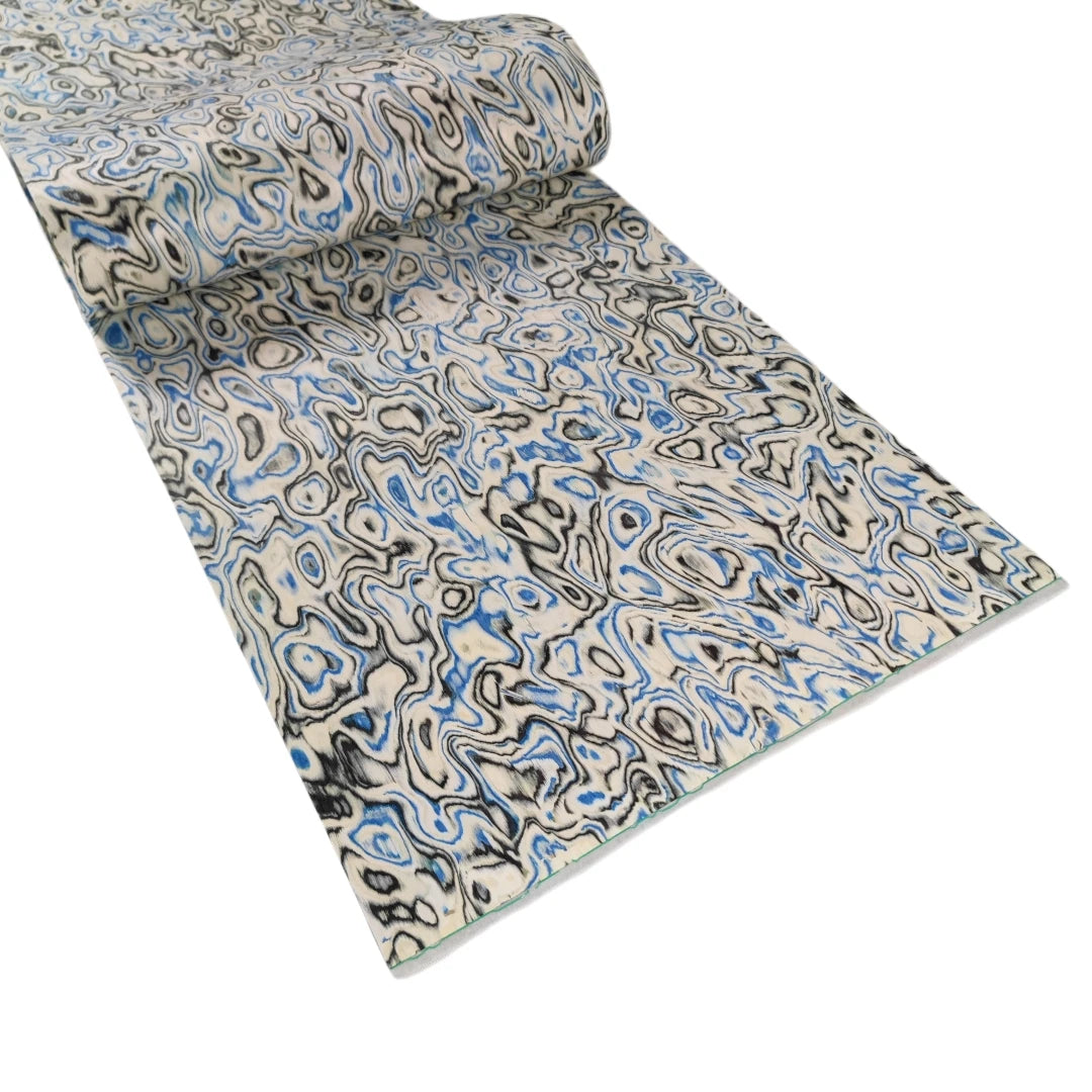 tapis décoratif moderne blanc cassé bleu noir veines abstrait 250cm 58cm 0.25mm