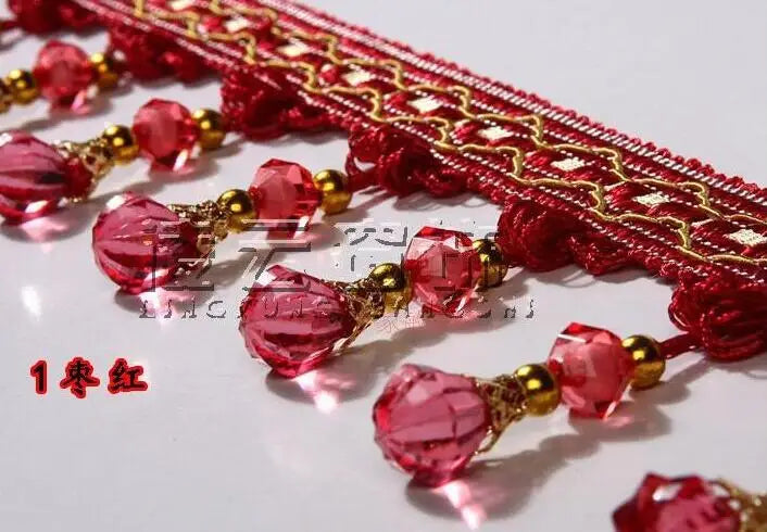 ruban decoratif cristal broderie dorée élégant traditionnel rouge blanc beige gris vert