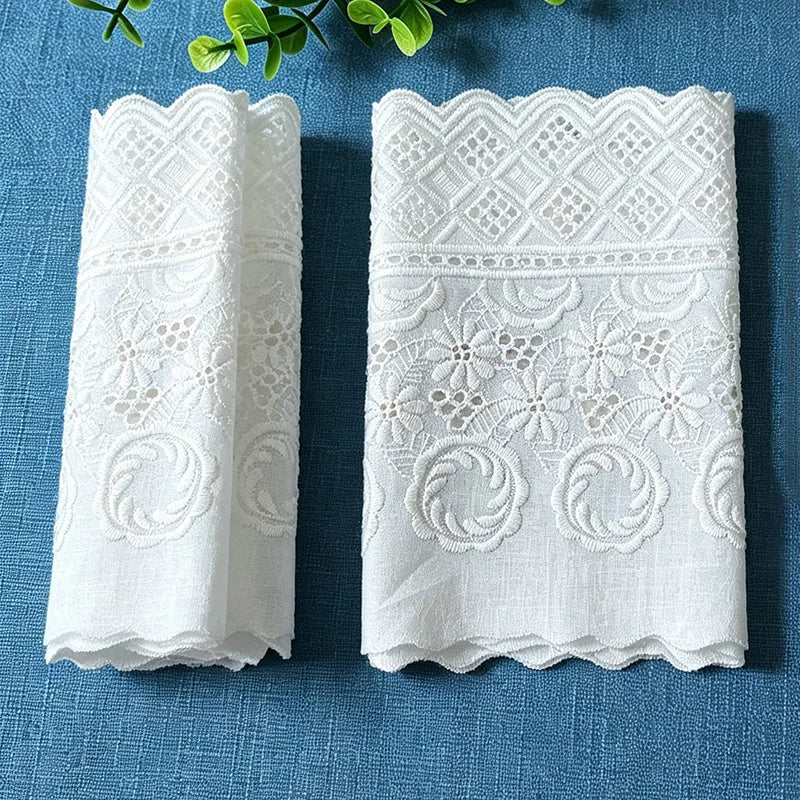 dentelle brodée blanche motif floral robe classique décoration couture DIY