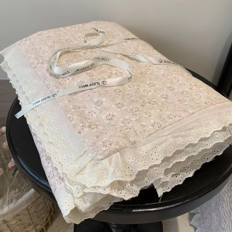 couette coton imprimé floral vintage blanc rose bleu verte translucide 200x230cm
