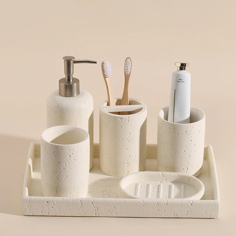 ensemble salle bain moderne brosse dents pot dentifrice distributeur savon blanc crème grain ciment