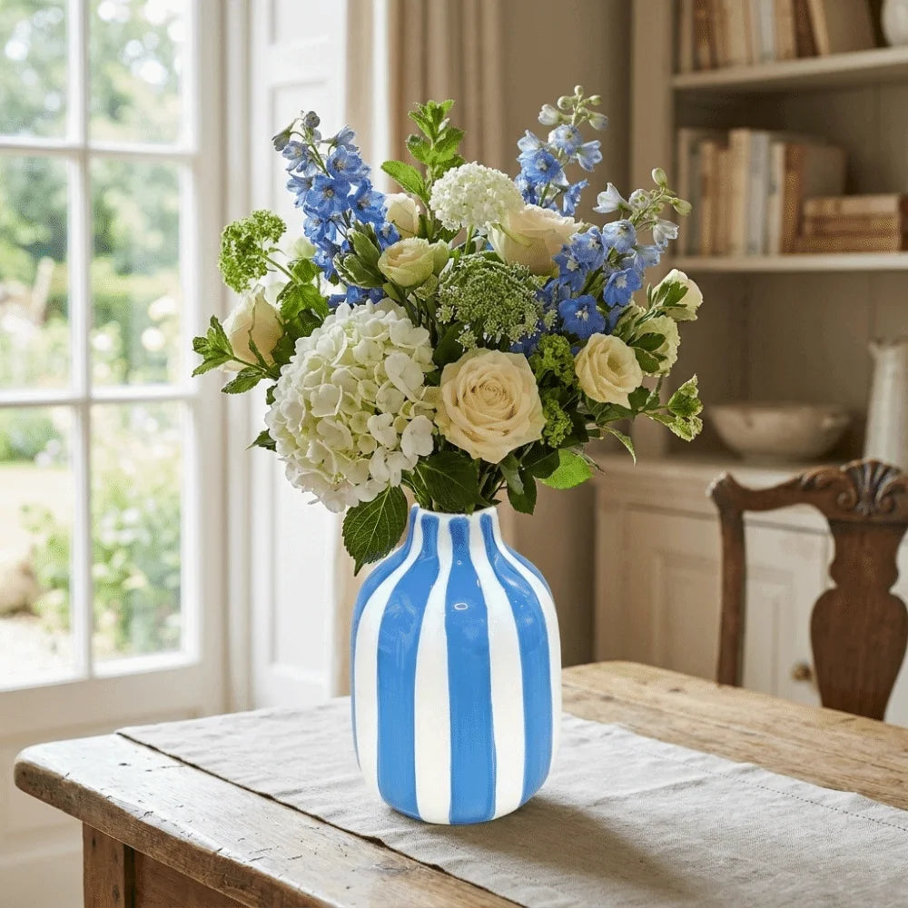 vases porcelaine rayures rouge blanc bleu jaune modernes tables restaurants