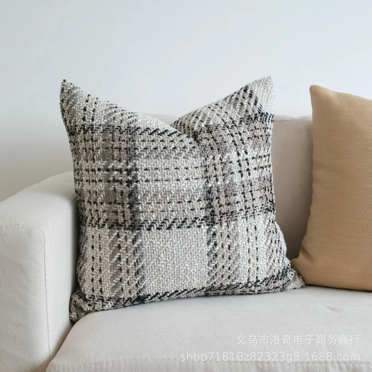 housse coussin gris noir blanc motif géométrique contemporain polyester coton non toxique respectueux environnement
