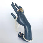 présentoir bijoux mannequin main résine support collier boucles oreilles bracelet bague décoration magasin blanc
