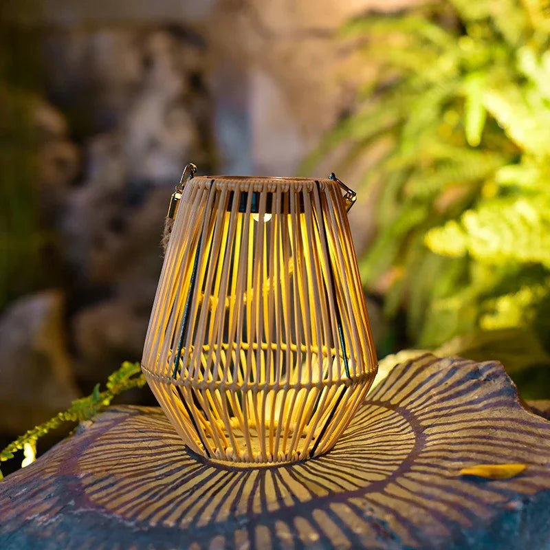 lanterne solaire extérieure rotin moderne naturelle ampoule led balcon jardin decoration vacances rustique