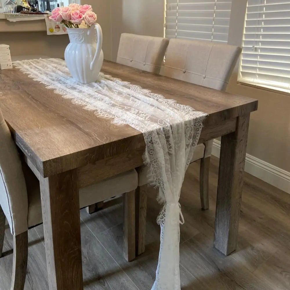 nappe dentelle blanche motifs floraux transparente table manger été romantique chambre décoration intérieure