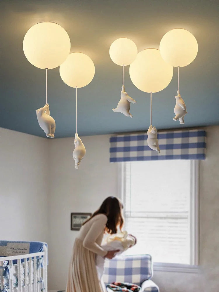 lampe suspendue moderne blanc boules lumineuses figurines animaux six figurines six boules opaques