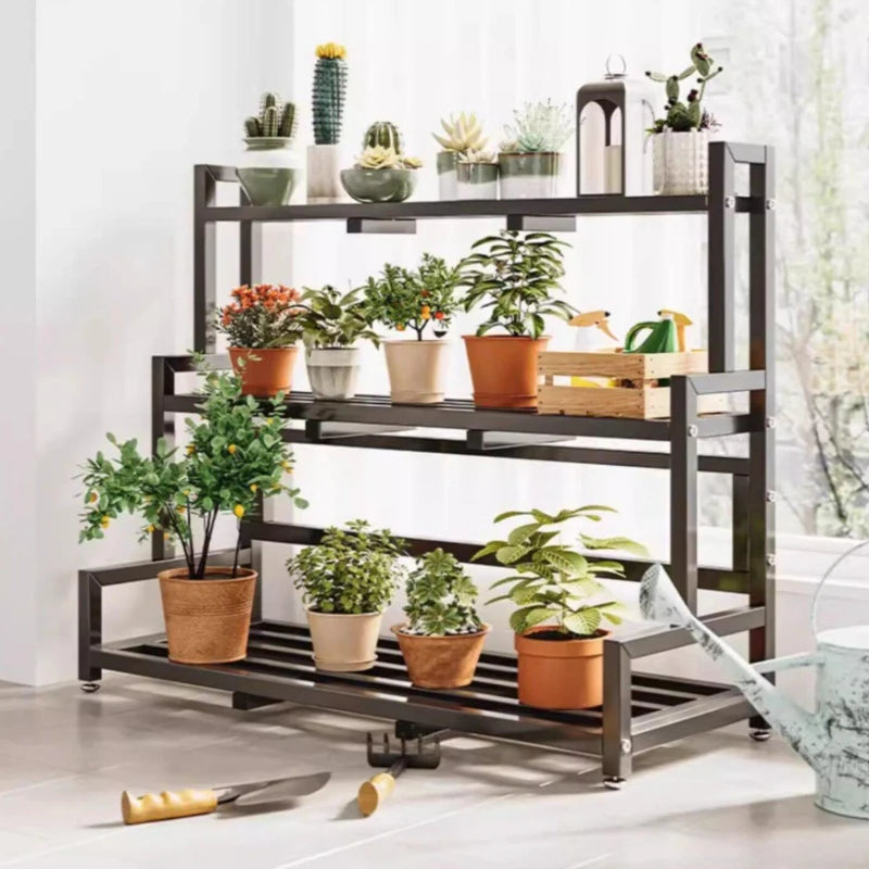 meuble plante moderne extérieur noir structure métallique pots arrosoir balcon jardin trépied multifonctionalitéTrapèze