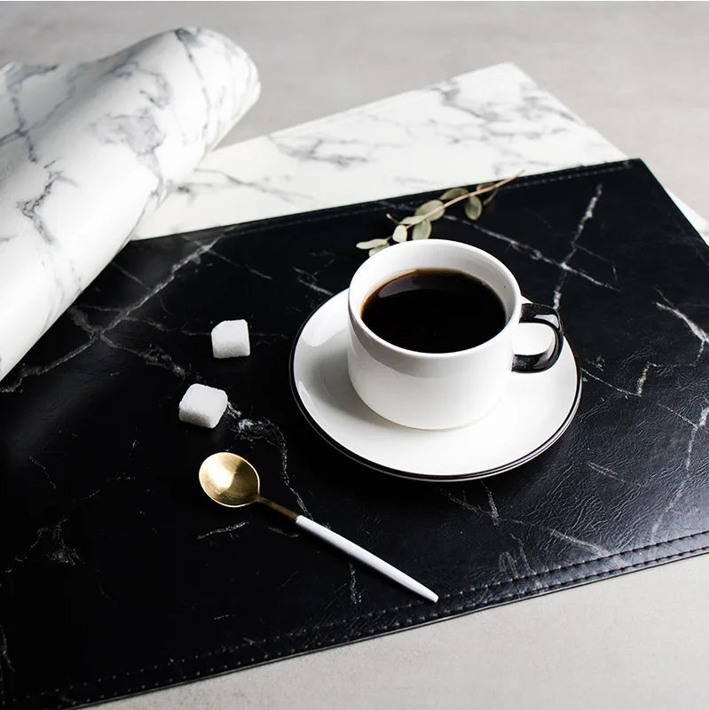 serviettes table marbre modernes adhésives blanches noires minimalistes
