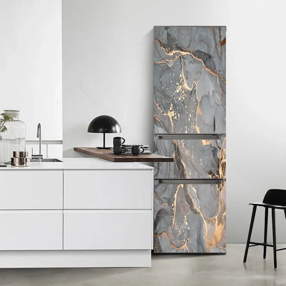 Décoration porte cuisine avec sticker marbre
