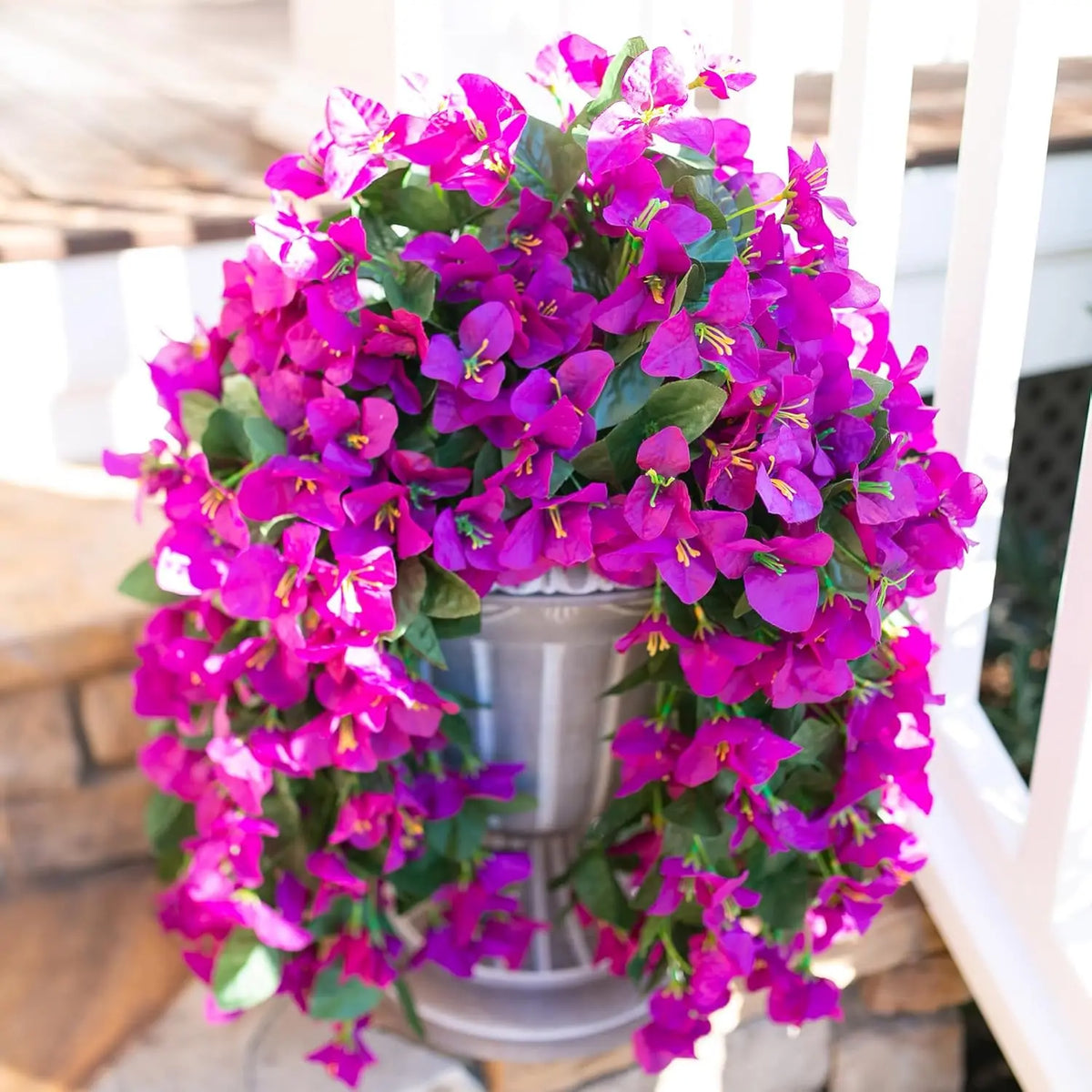 guirlande fleurs artificielles rouge blanche violettes feuilles vertes moderne décoration intérieure mariage anniversaire baby