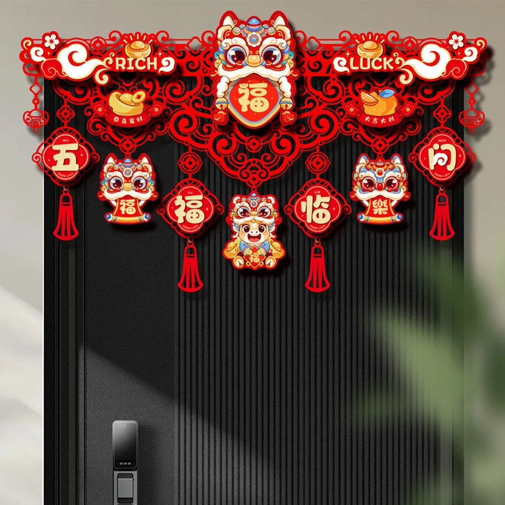 décoration murale chinoise rouge blanche bleue personnages animaux motifs floraux caractères chinois