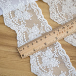 ruban dentelle fleurs blanc mariage classique accessoire couture decoration robe franges