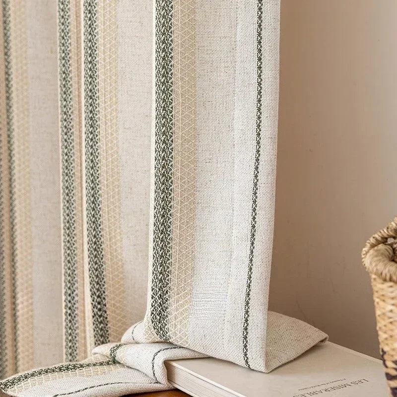 rideau polyester moderne beige clair rayures verticales opacité chambre salon