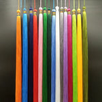 pompons décoratifs couleur bleue rouge verte gris blanc rose jaunes violets noirs polyester décor