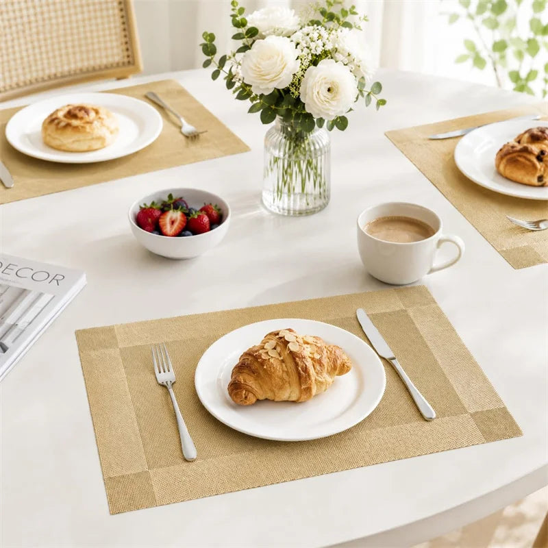 tapis table moderne rectangle vinyle tissé beige clair facile nettoyer respectueux environnement assiettes fourchettes
