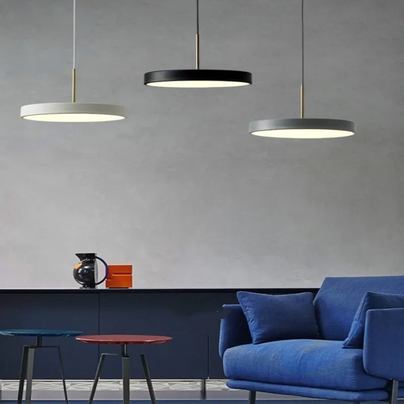suspension lumineuse ronde moderne minimaliste aluminium blanc noir bleu salon cuisine chambre
