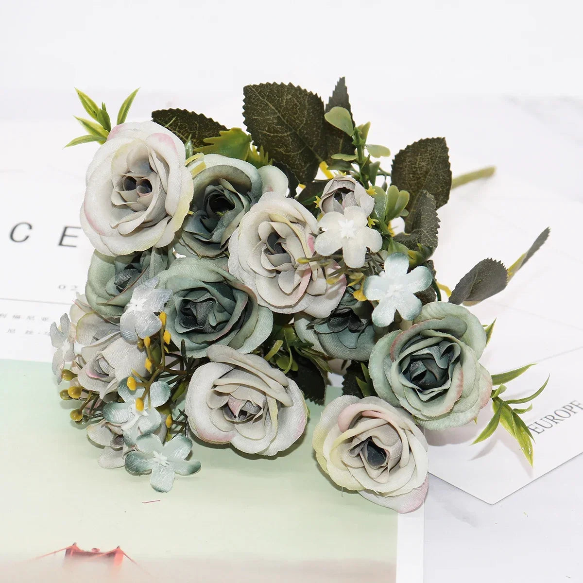 décoration mariage bouquet fleurs artificielles soie vertes blanches intérieur rustique naturel
