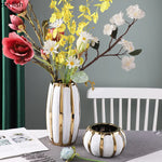vases céramique moderne blanc doré texture rugueuse ligne élégant fleurs
