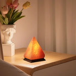 lampe sel himalaya veilleuse led moderne minimaliste orange jaune noir granuleux chambre coucher ambiance