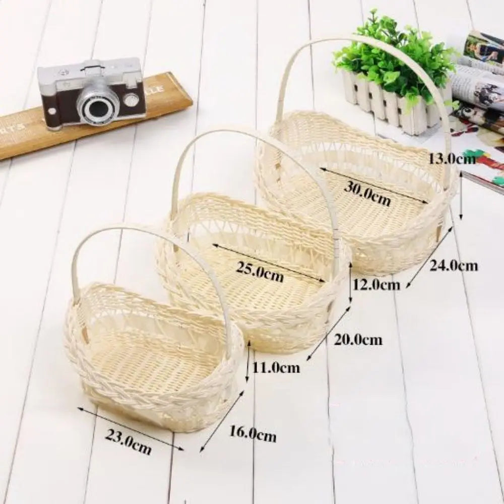 paniers tressés imitation rotin ornements dentelle rubans mariage rustique beige clair empilables utilisation multiple