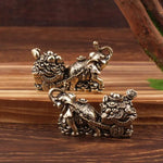 décoration intérieure éléphants chariot pièces métal doré tradition asiatique prospérité maison salon