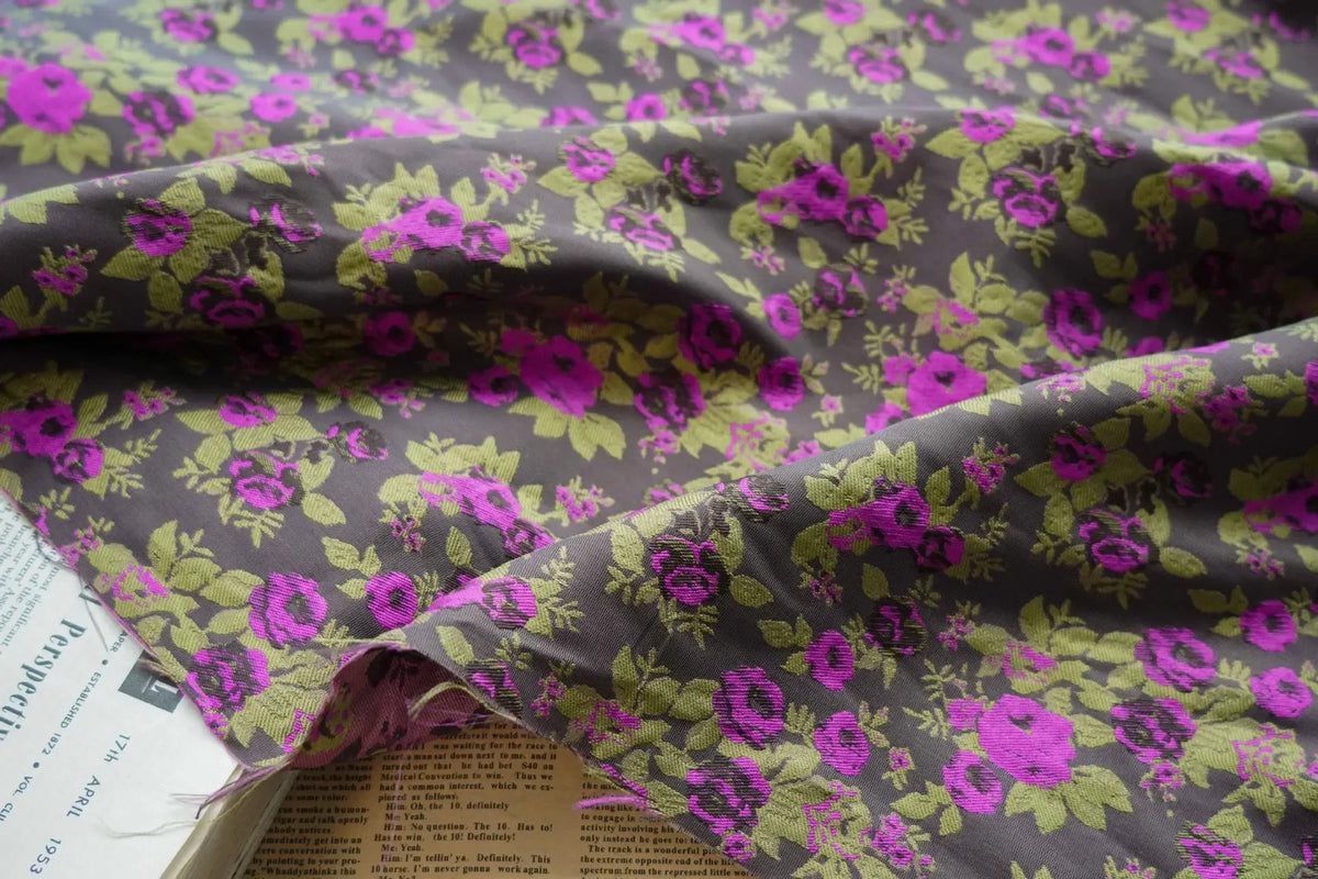 tissu imprimé floral rose clair vert olive respectueux environnement largeur 160cm traditionnel bricolage