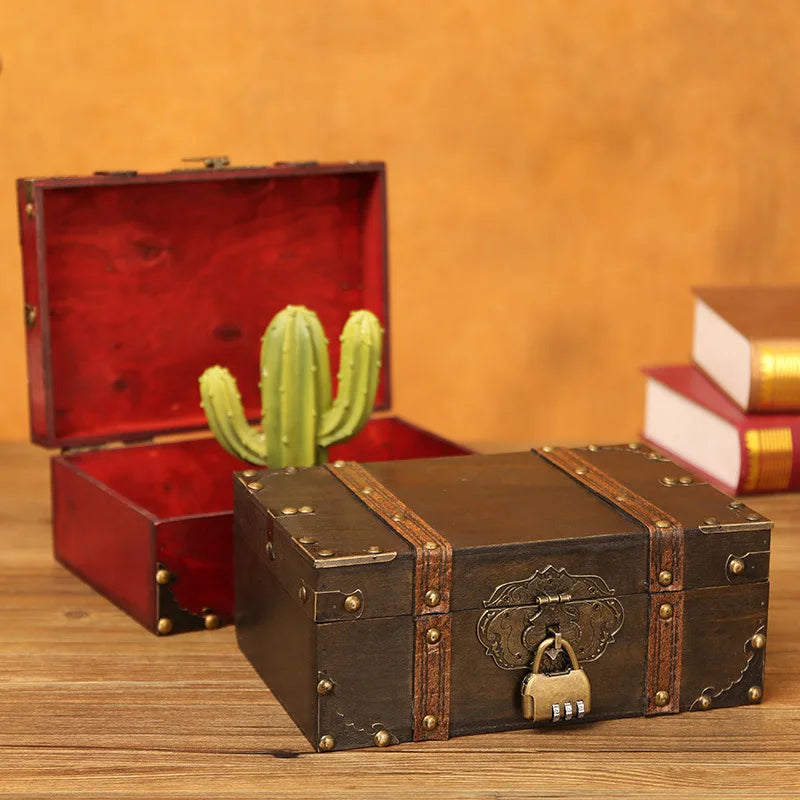boîte rangement bois rouge marron vintage serrure code poignées métalliques cadenas accessoires photo decoration