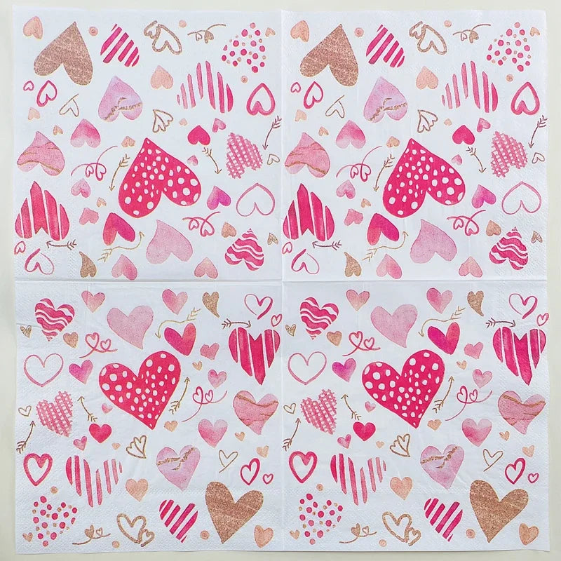 serviettes papier décoratives coeurs motifs romantiques blanc rouge rose doré