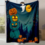 Tenture murale d'Halloween avec des citrouilles sculptées, un fantôme, une lune et des chauves-souris dans un paysage forestier nocturne.