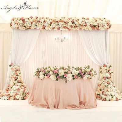 Rangée de fleurs artificielles luxe en soie rose pour décoration de mariage