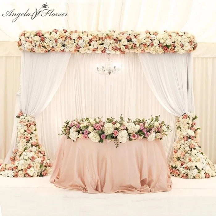 Rangée de fleurs artificielles luxe en soie rose pour décoration de mariage