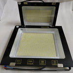 projecteur led 220v 500w 600w industriel moderne surface texturée ventilée fixations métalliques
