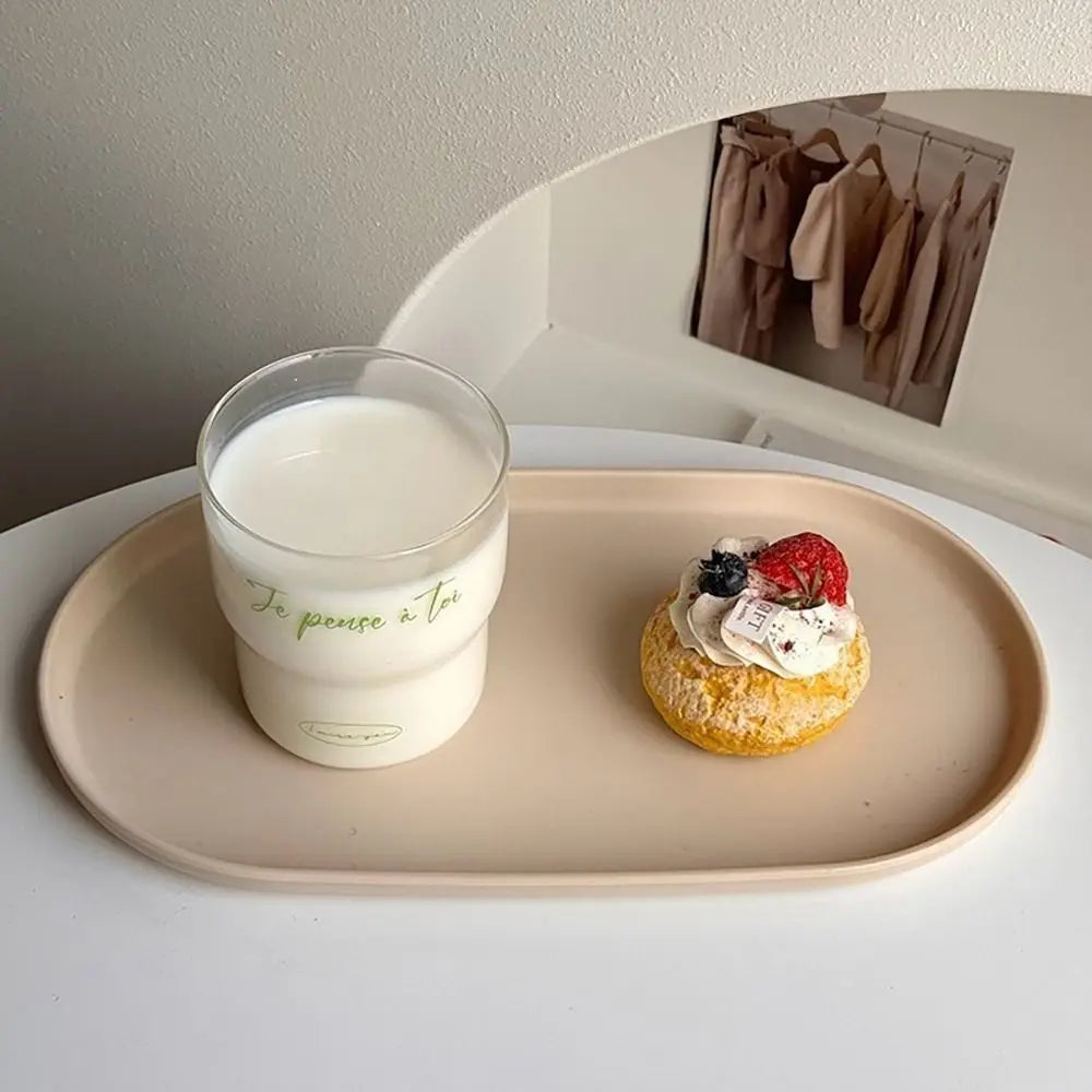 assiettes ovales modernes plastique beige rose blanc dessert vaisselle rangement maison cuisine