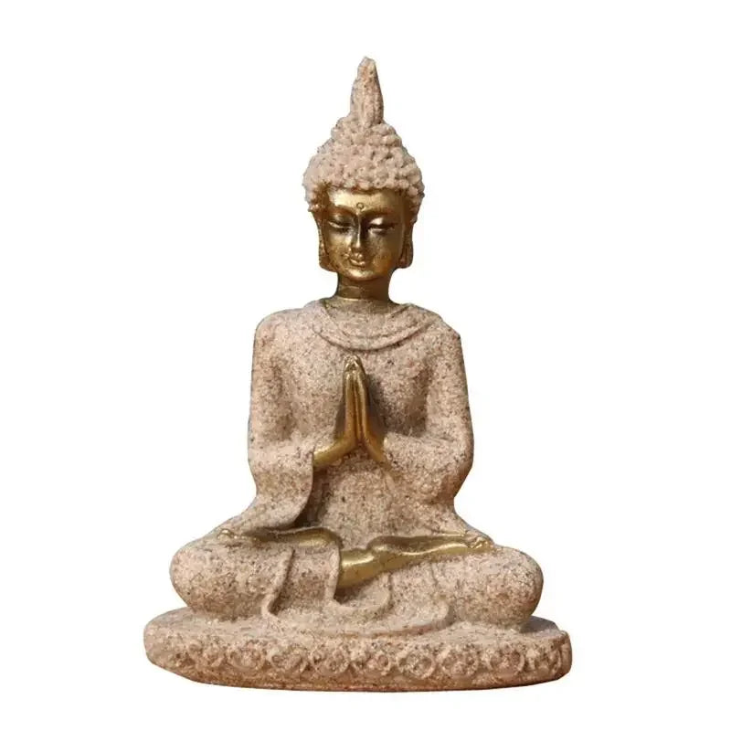 statue bouddha pierre beige clair doré granuleux spirituel méditatif mains jointes prière panneau bois