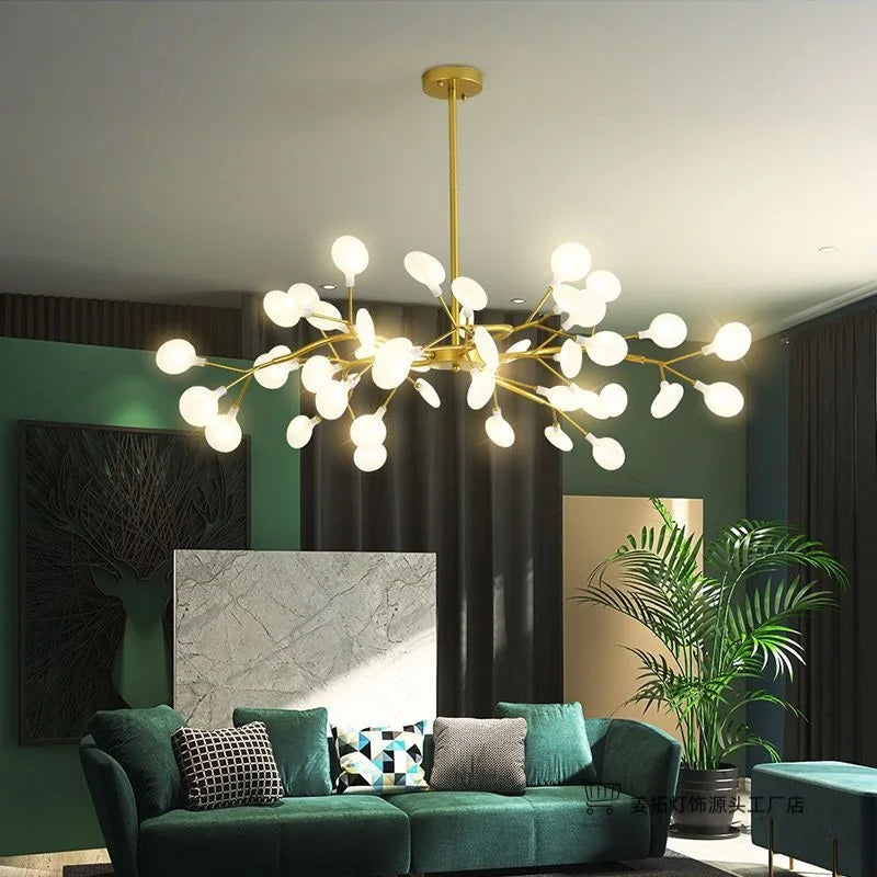 suspension lumineuse or blanc feuilles stylisées opalescente contemporaine 18 ampoules