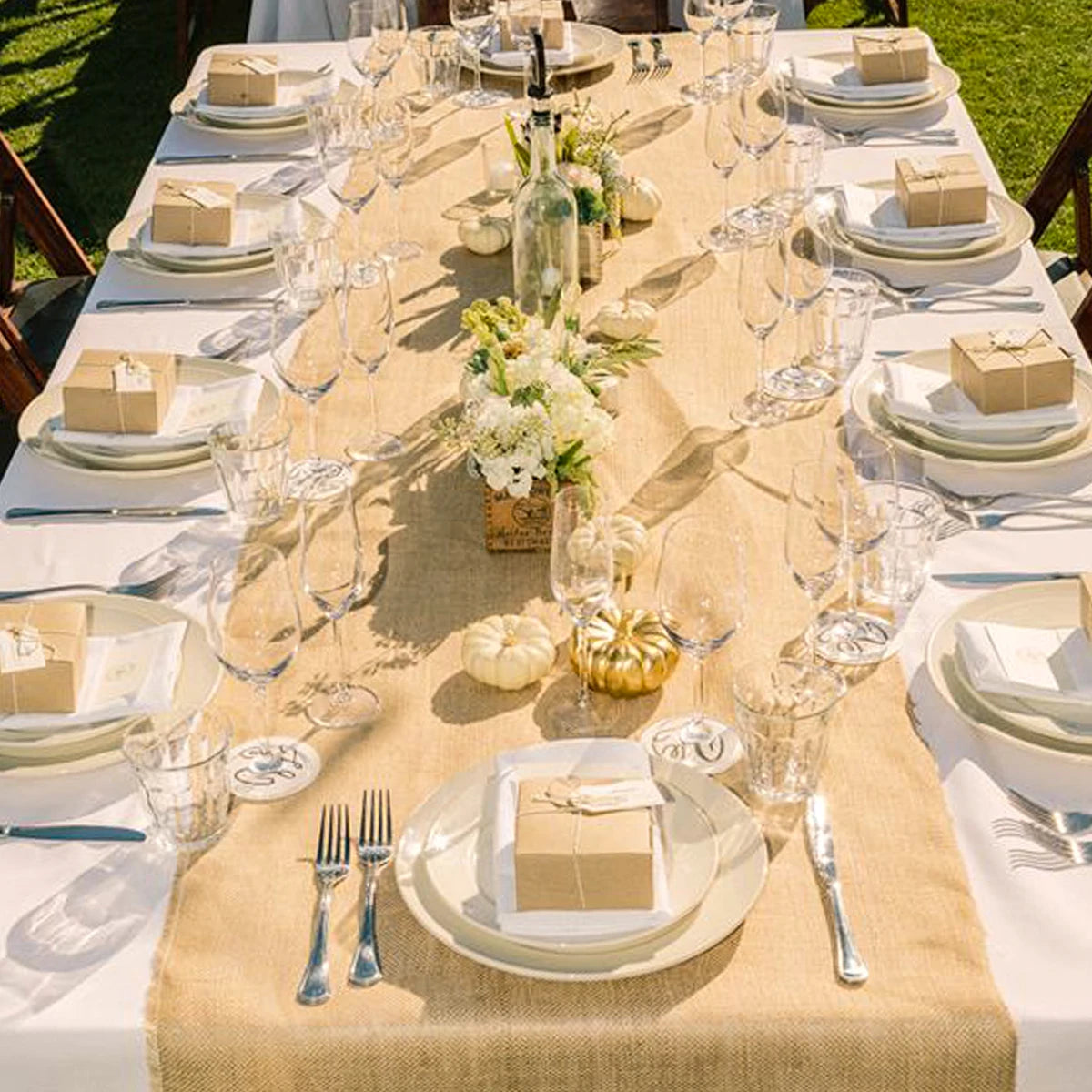 nappe rustique tissu toile beige marron clair blanc texture grossière mariage champêtre hydrangeas fleurs