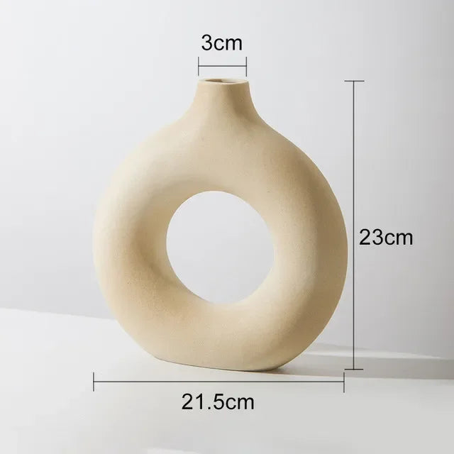 vases modernes roseclair beige noir bougies fleurssséchées décorationintérieure texturegrained minimaliste setdeco