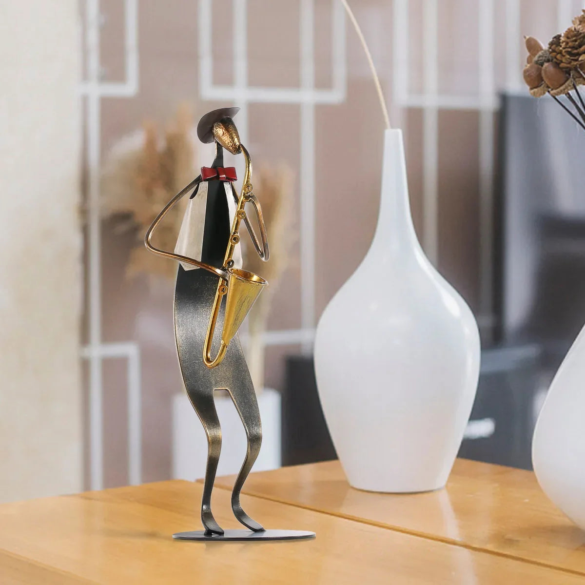 décorations métalliques jazz vintage figurines musiciens instruments saxophone guitare trompette rouge